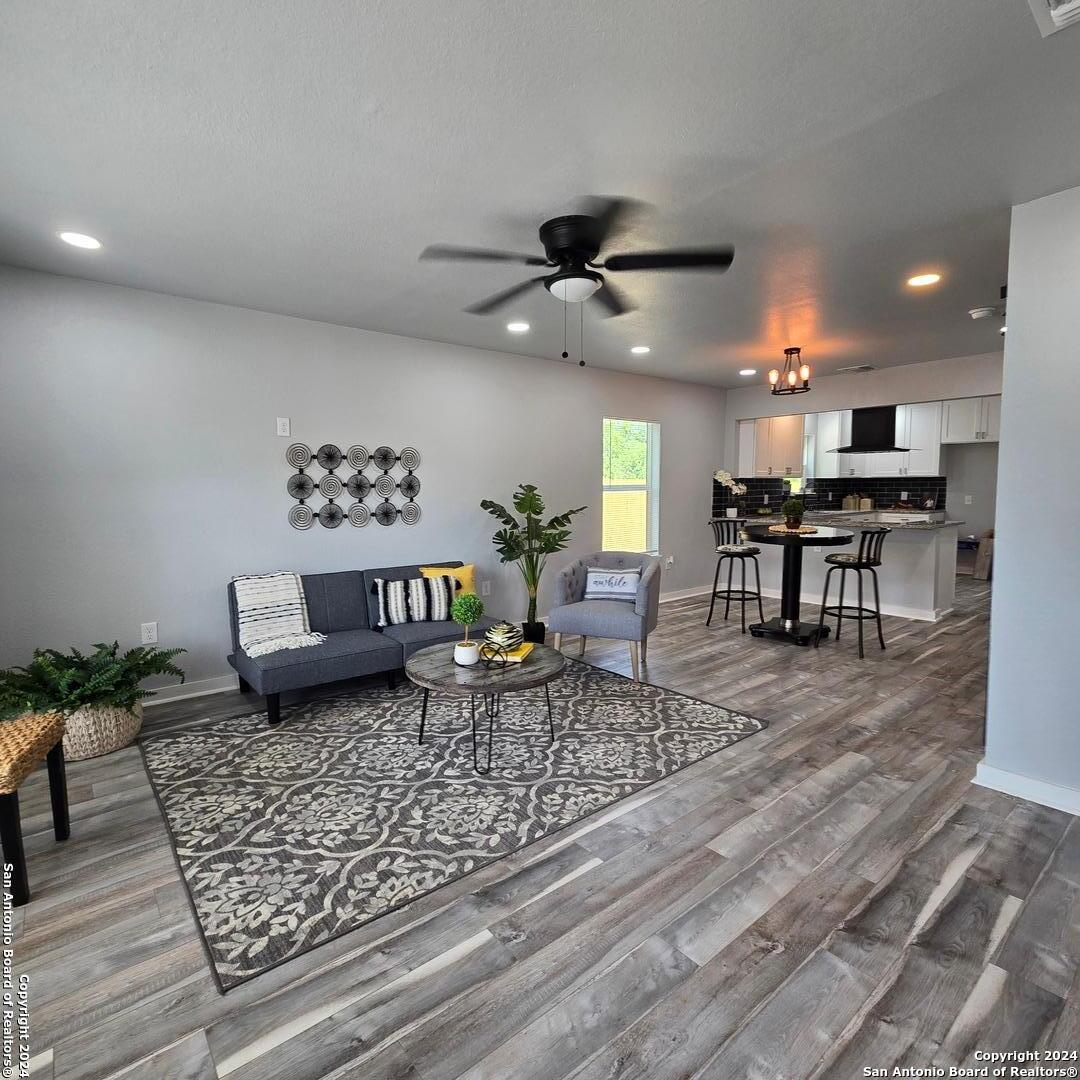411 Hermine Blvd