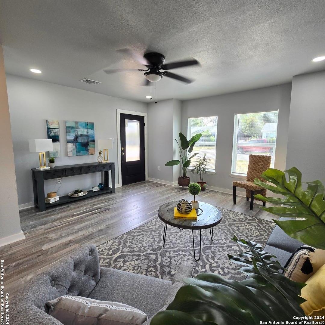 411 Hermine Blvd