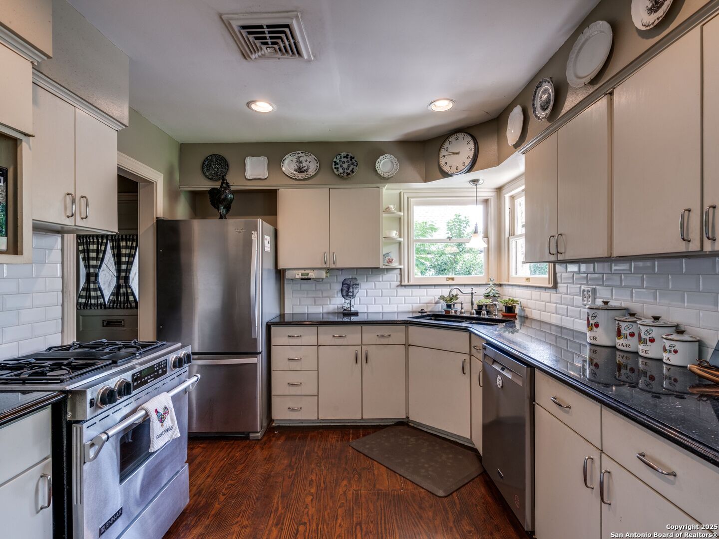 107 Charles RD