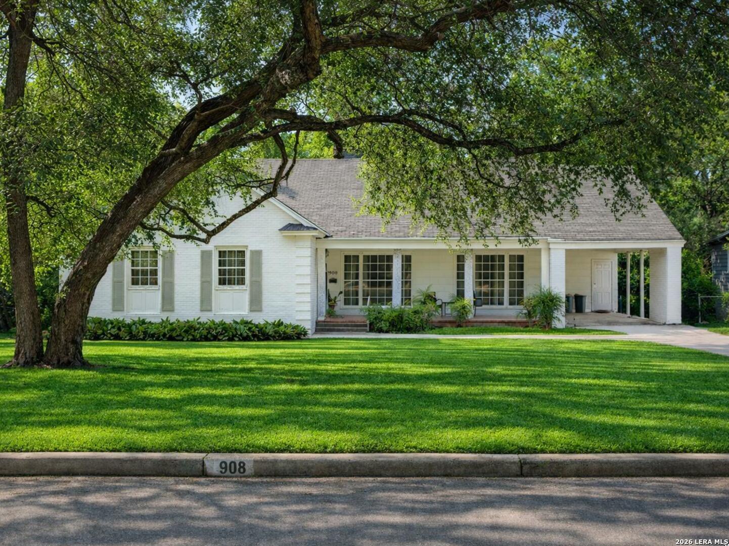 908 Garraty Rd