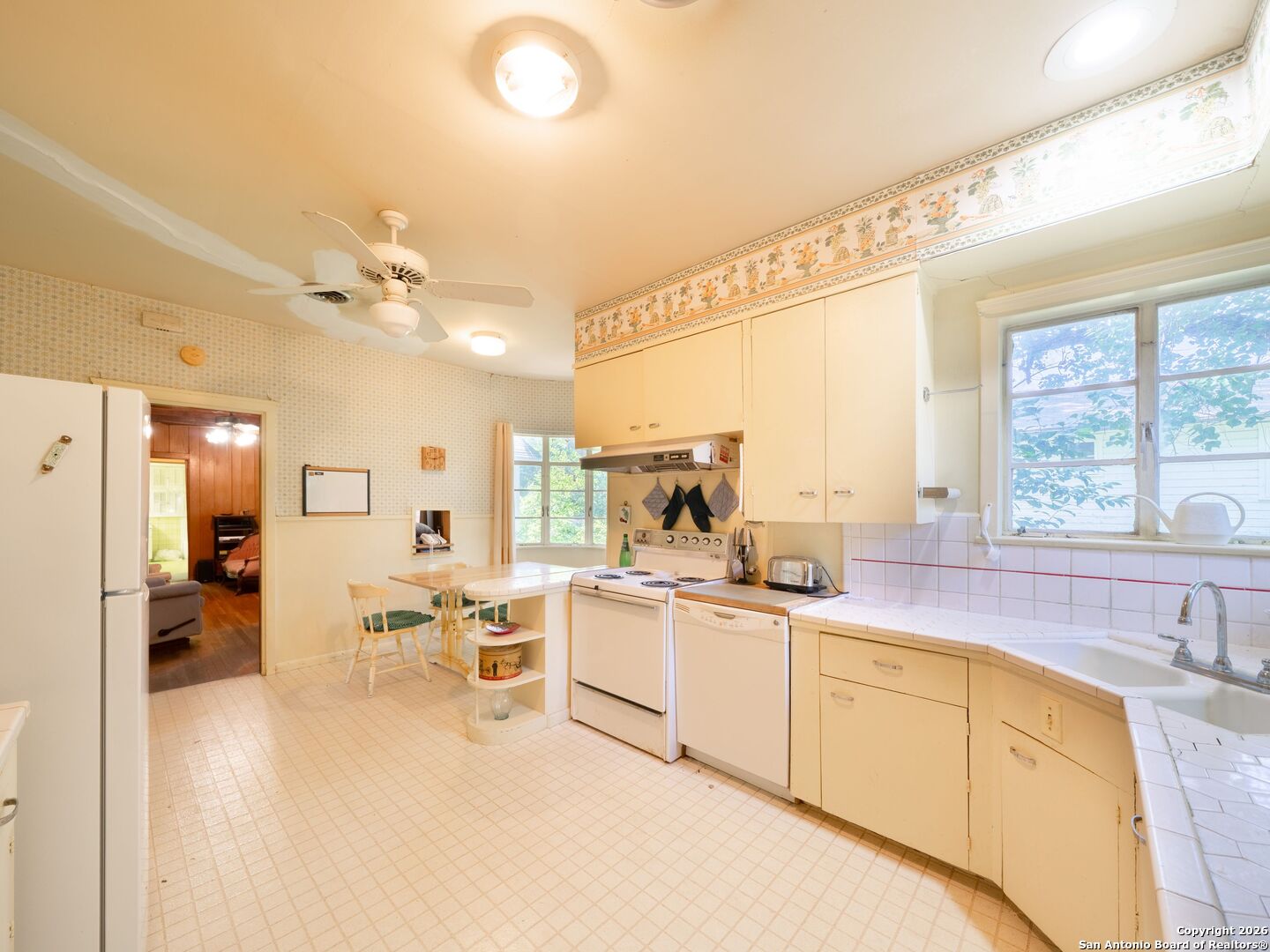 908 Garraty Rd
