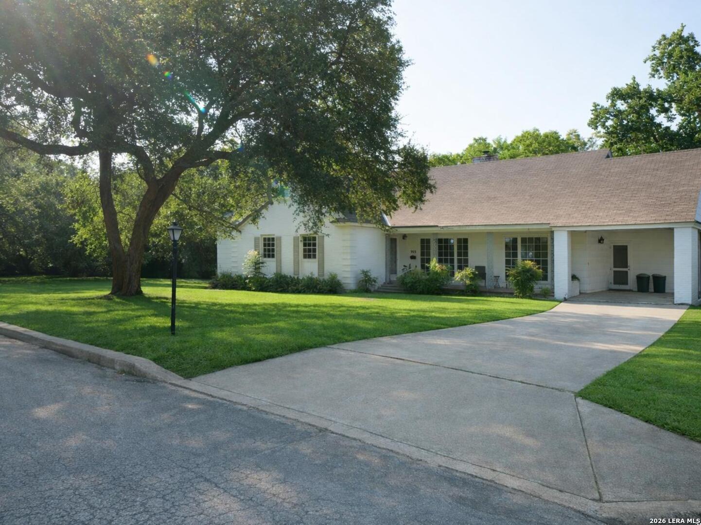 908 Garraty Rd