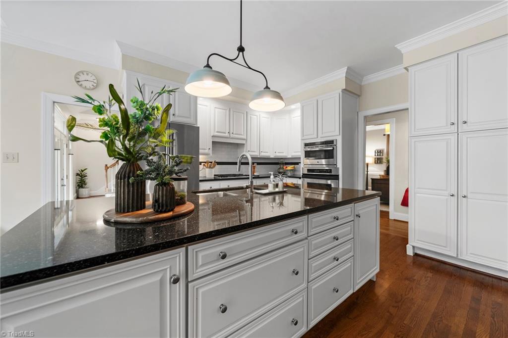 3806 Rockingham Road S