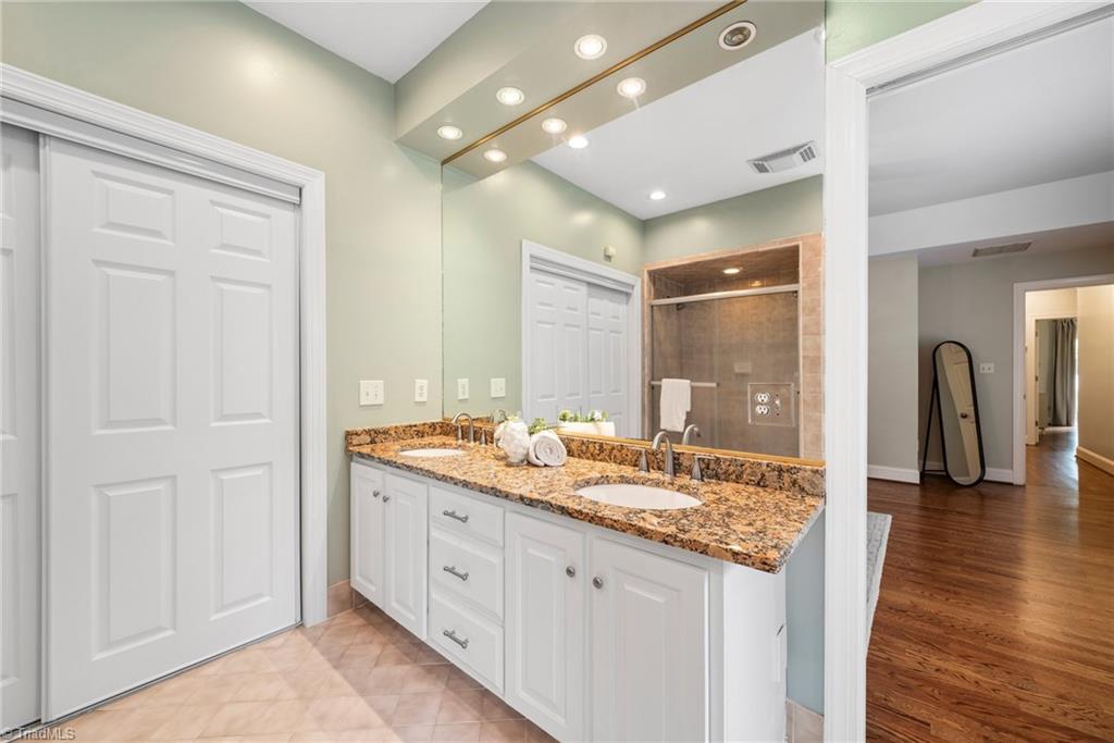 3806 Rockingham Road S