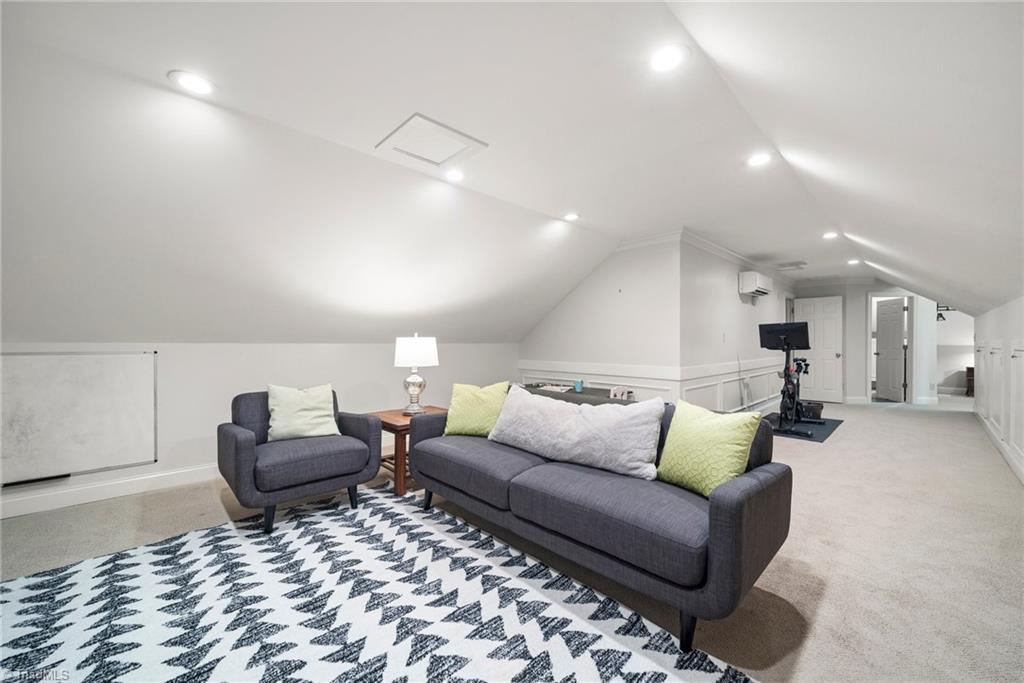 3806 Rockingham Road S