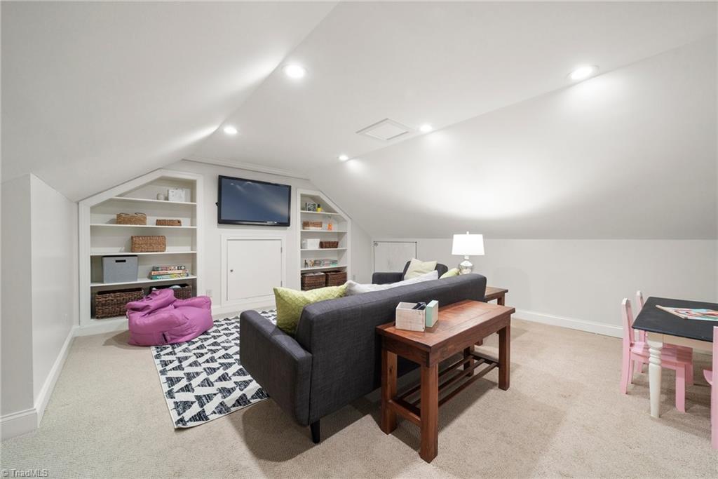 3806 Rockingham Road S