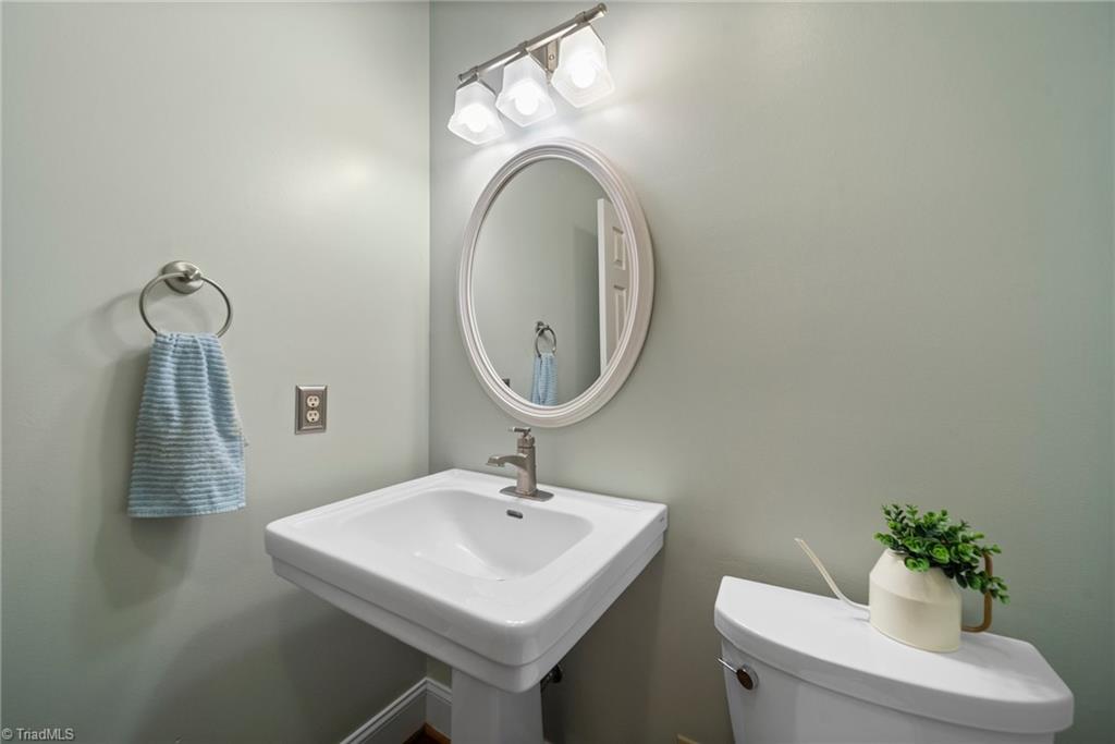 3806 Rockingham Road S