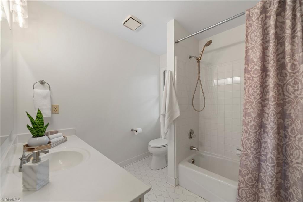 1522 Worthington Place