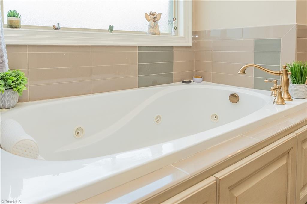 119 Cobblestone Walk Drive