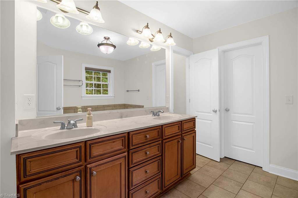 8916 Grove Park Drive