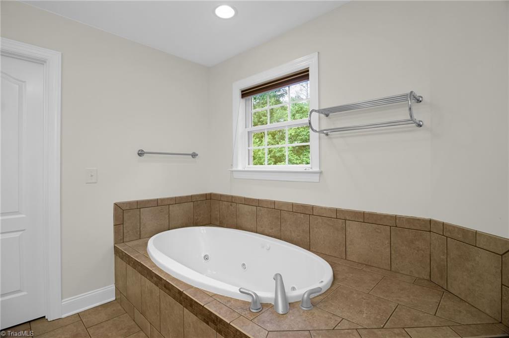 8916 Grove Park Drive