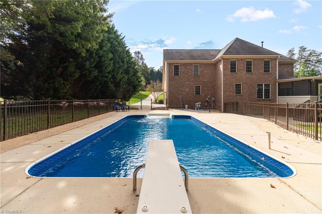 8916 Grove Park Drive