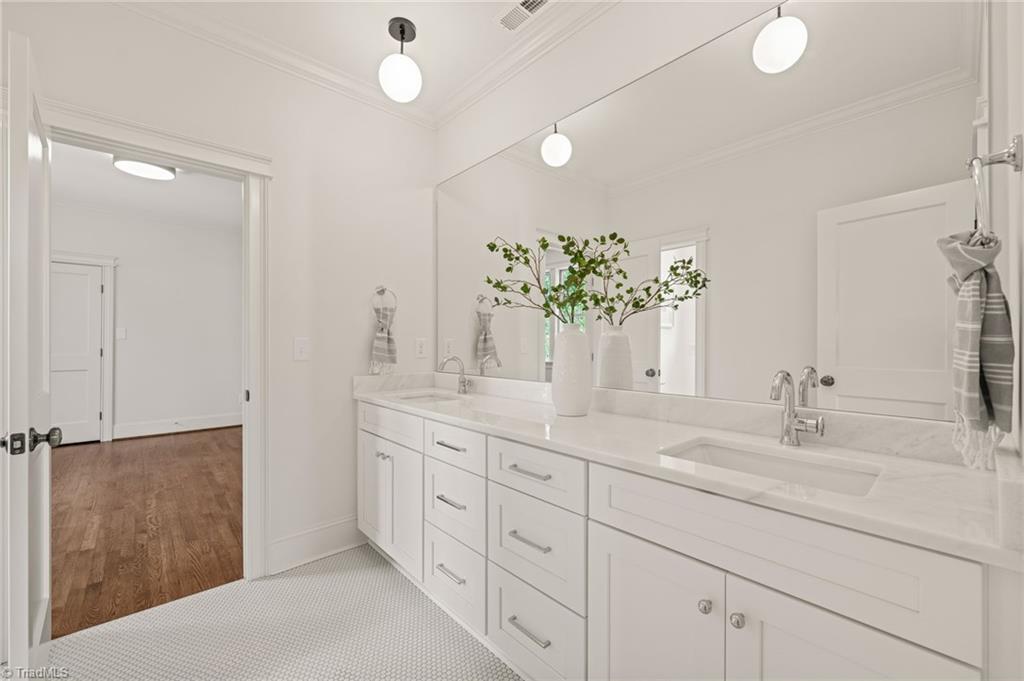 909 N Gregson Street