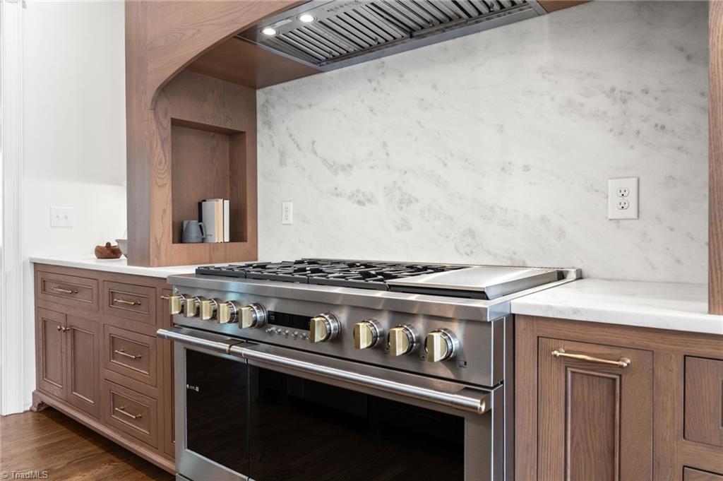 909 N Gregson Street