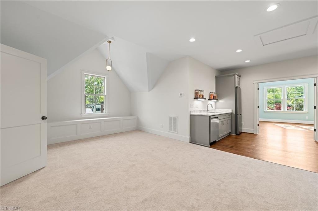 909 N Gregson Street