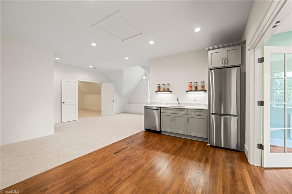 909 N Gregson Street