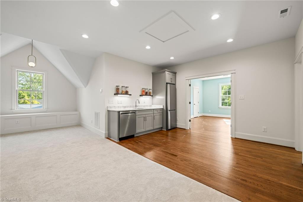 909 N Gregson Street