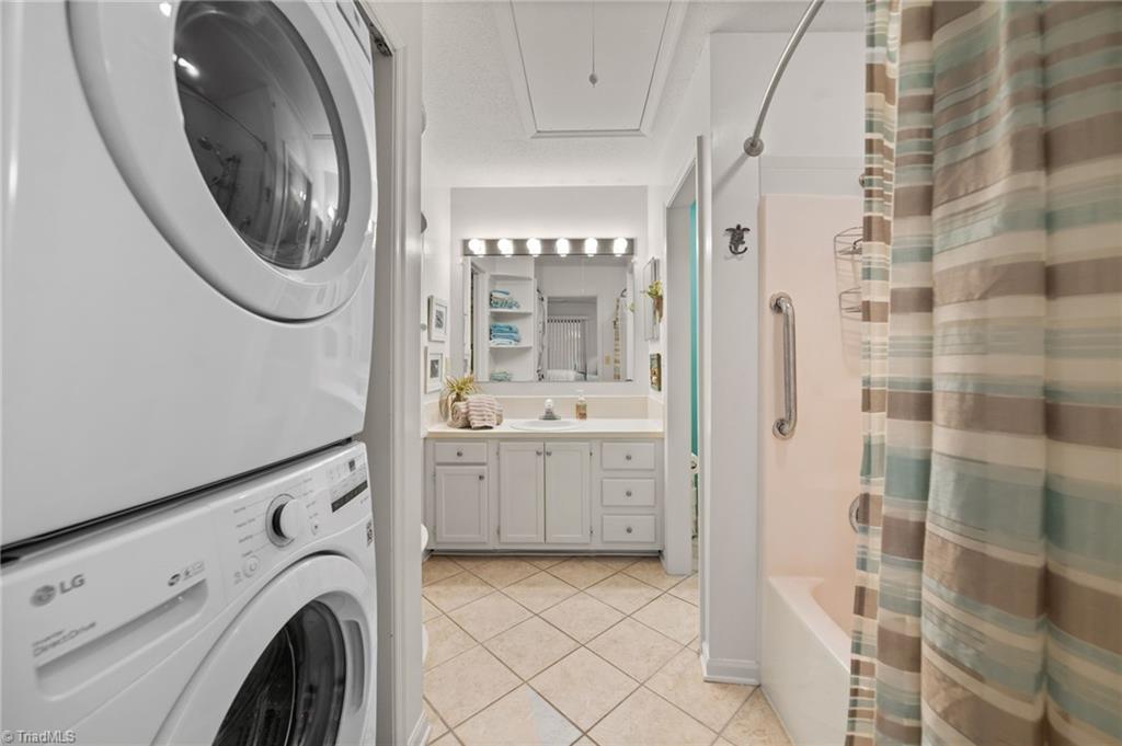 206 Tabor View Lane, Winston-Salem