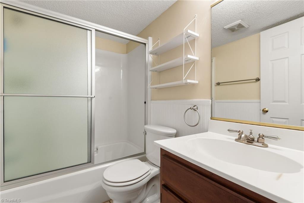 5021 Meadow Hill Court, Winston-Salem