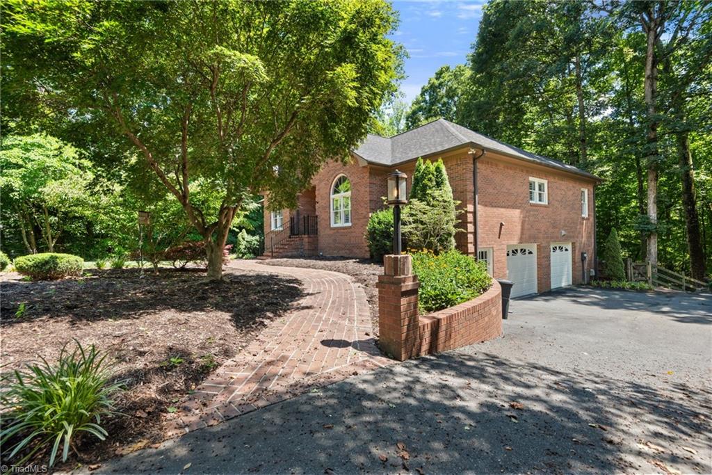 5021 Meadow Hill Court, Winston-Salem