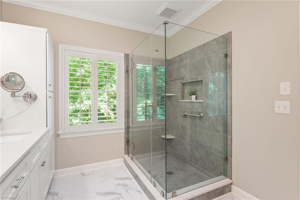5021 Meadow Hill Court, Winston-Salem