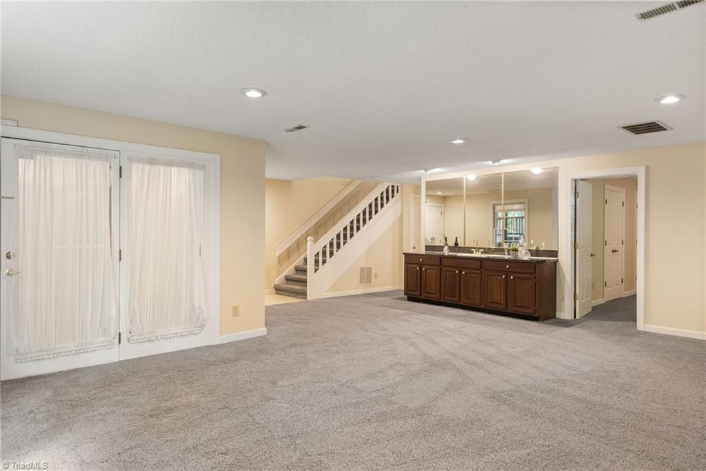 5021 Meadow Hill Court, Winston-Salem