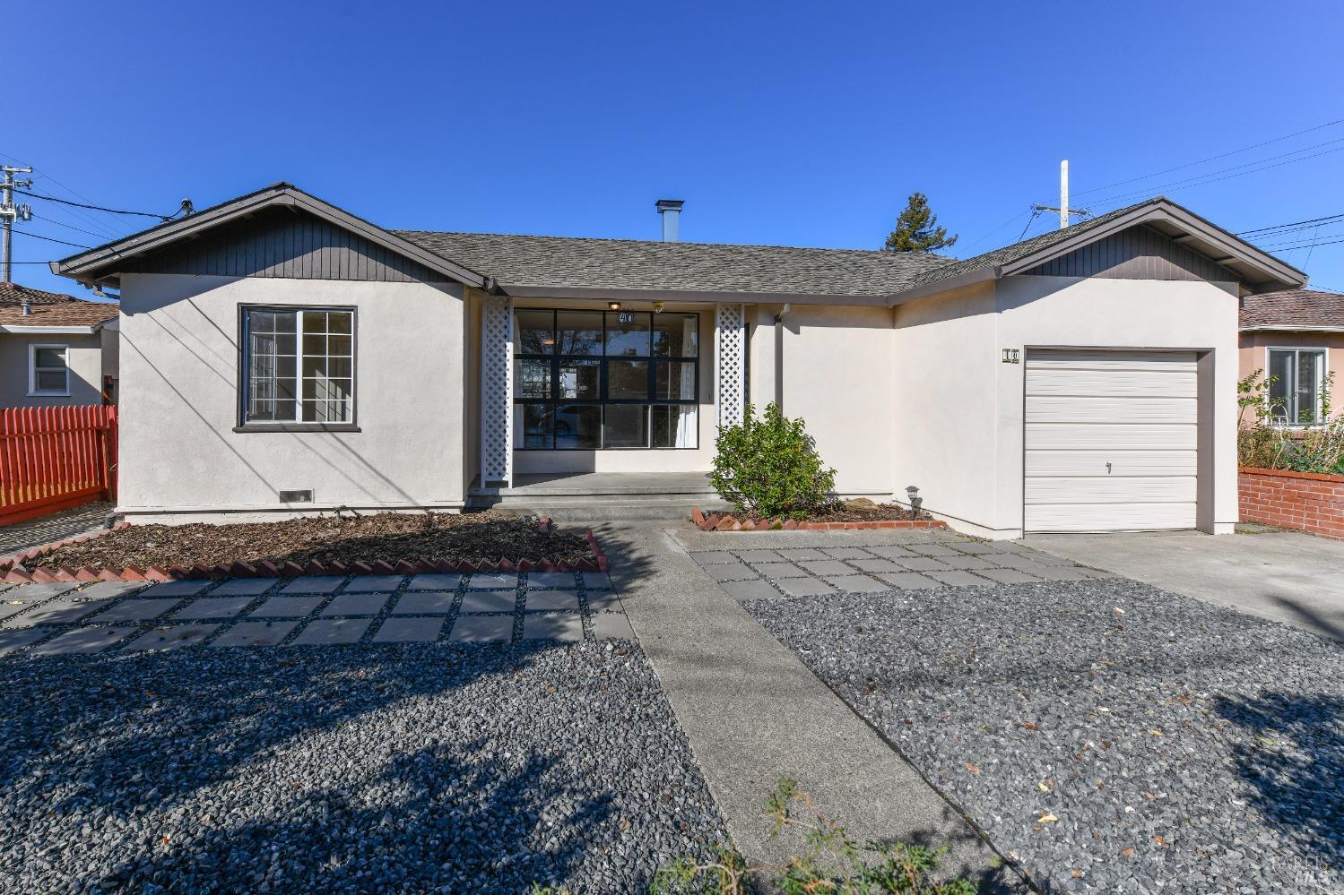 40 Averye Way