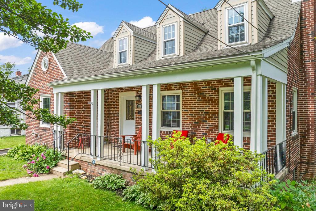 438 HUTCHINSON TERRACE