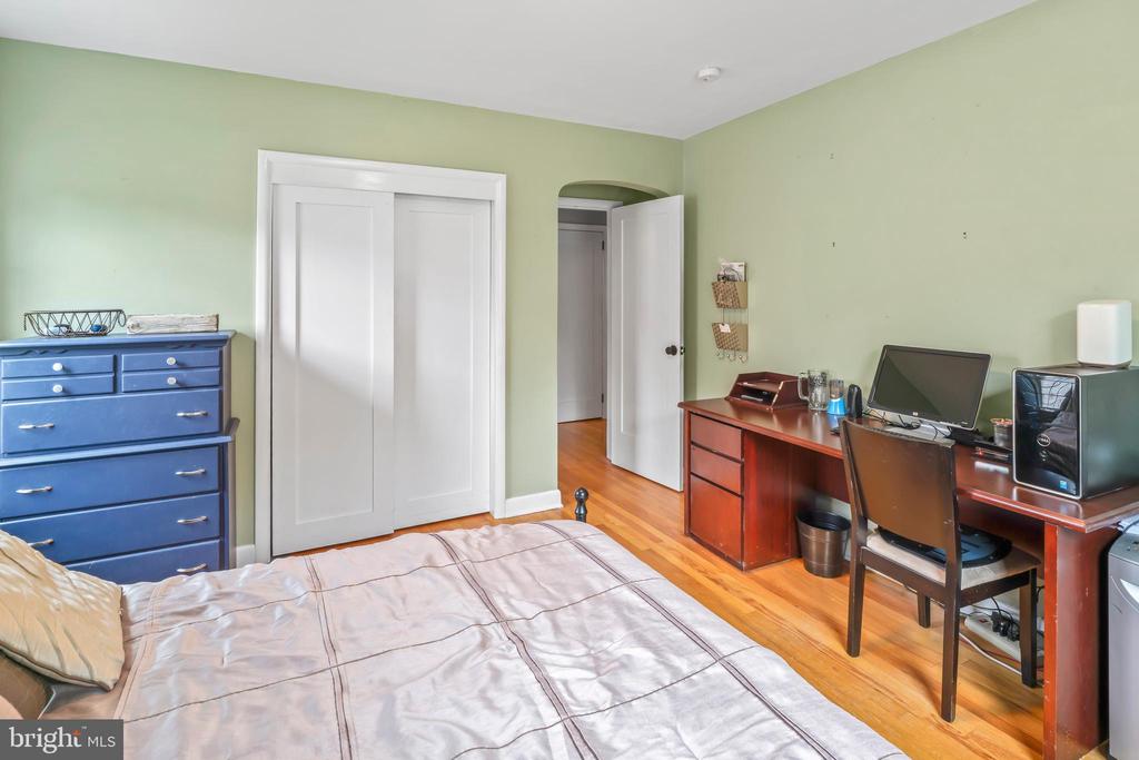438 HUTCHINSON TERRACE