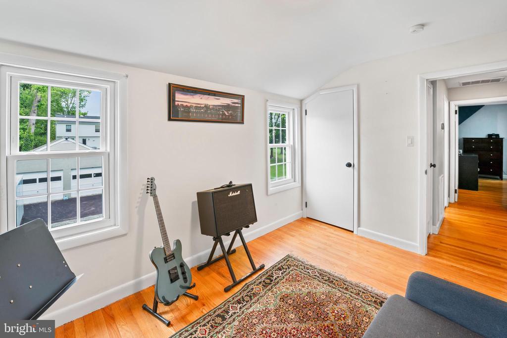 438 HUTCHINSON TERRACE