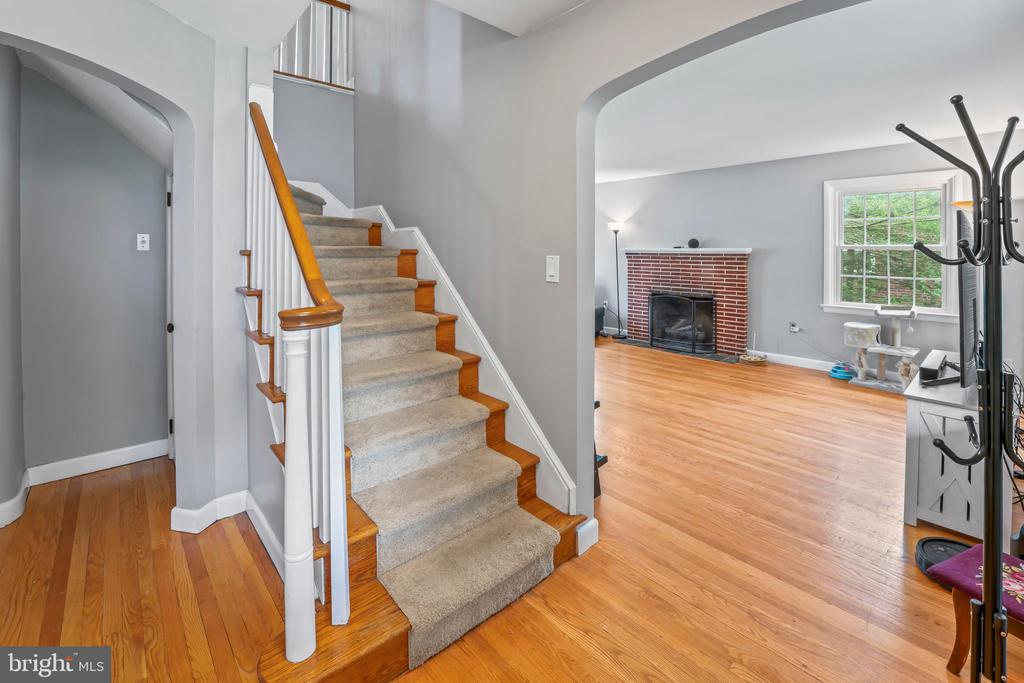 438 HUTCHINSON TERRACE