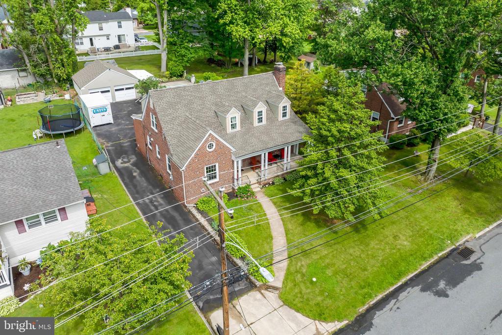 438 HUTCHINSON TERRACE