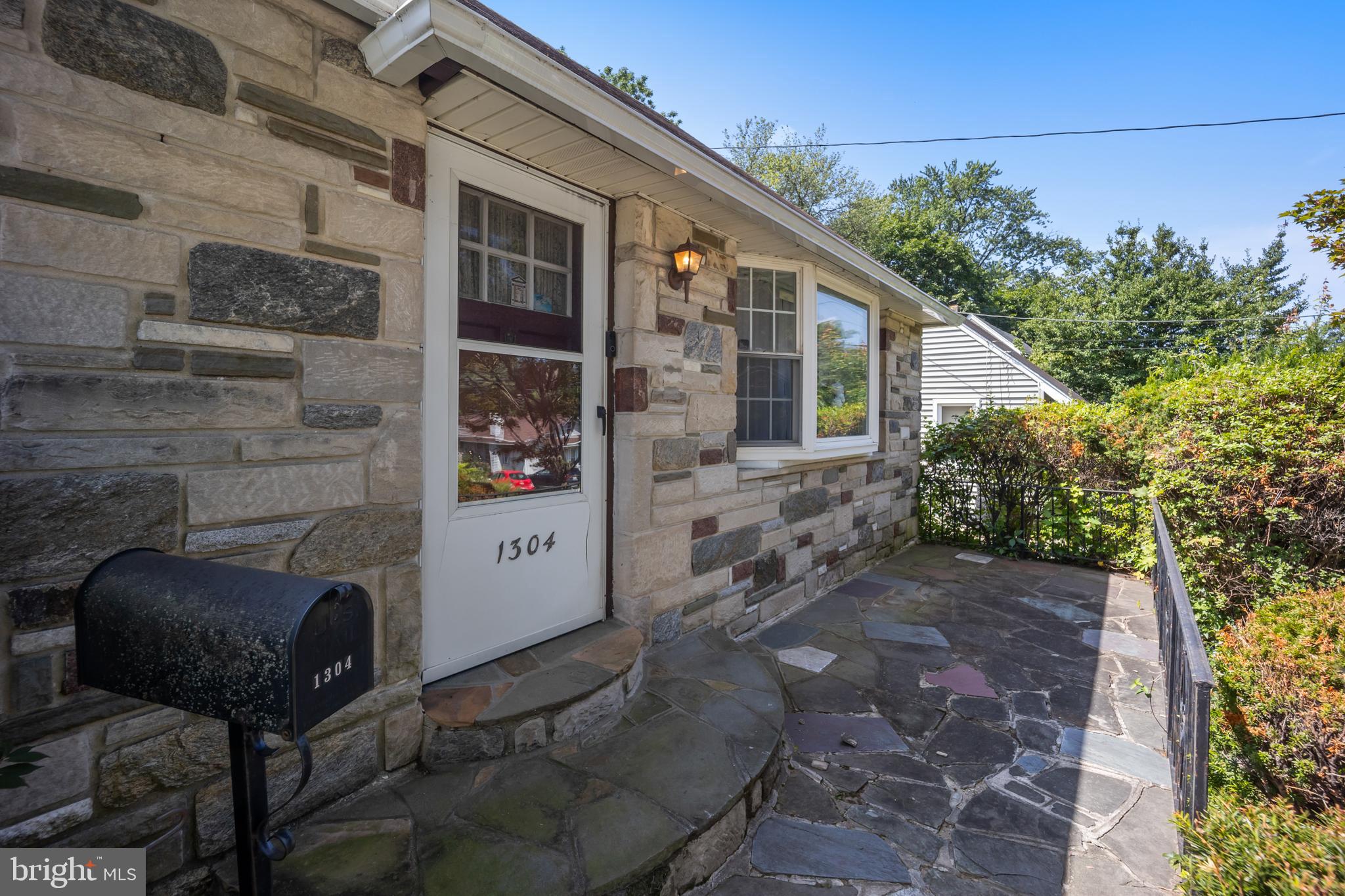 1304 BULLENS LANE