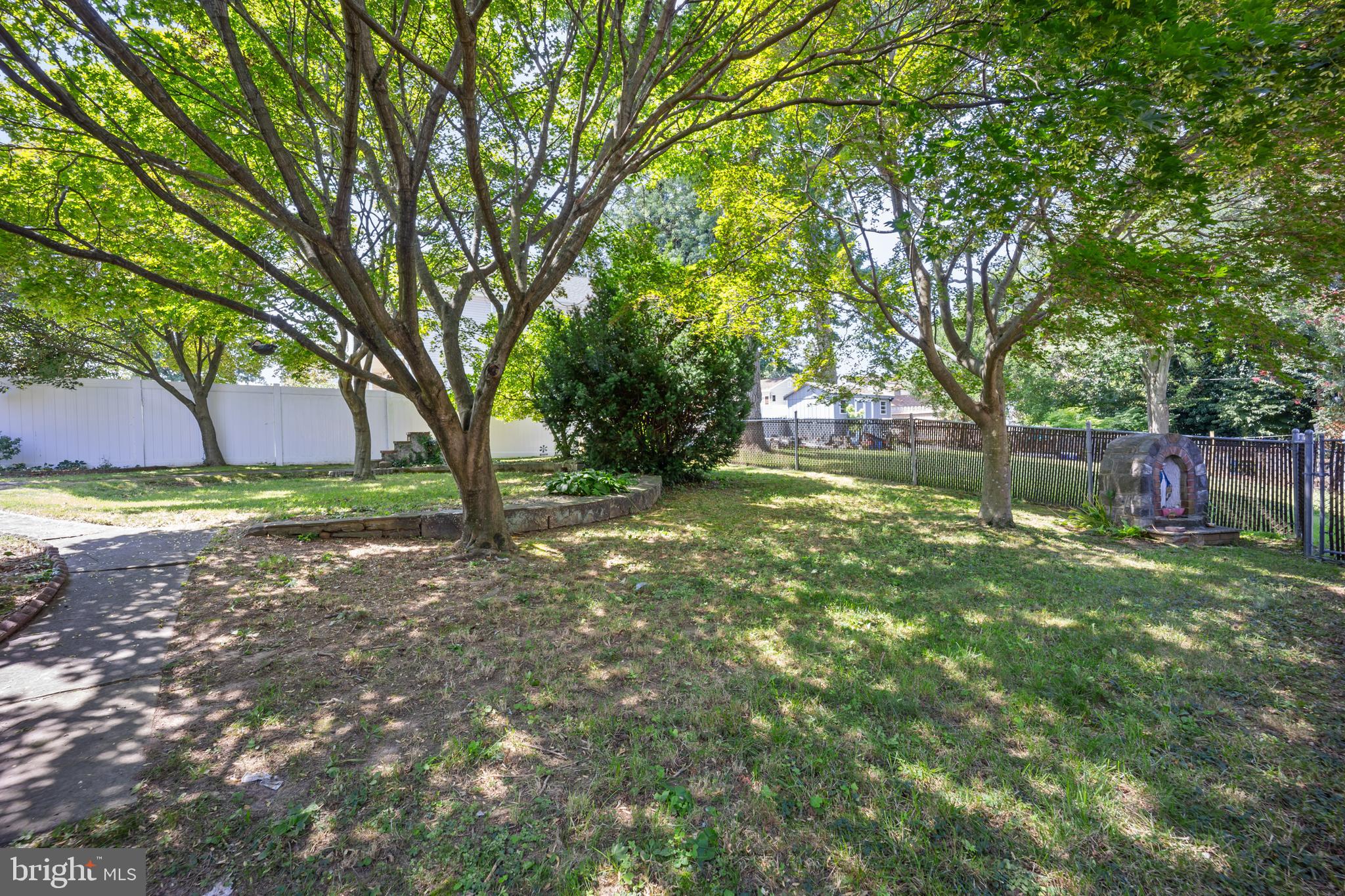 1304 BULLENS LANE