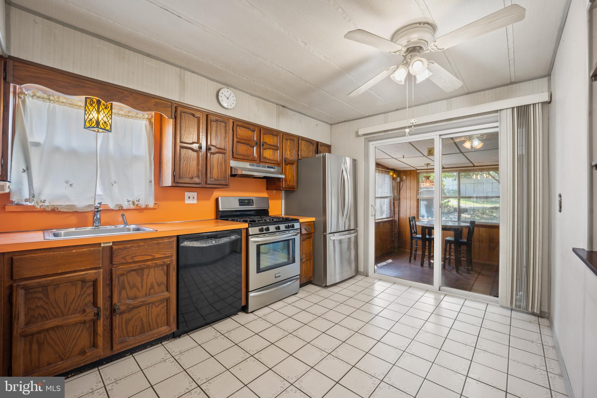 1304 BULLENS LANE