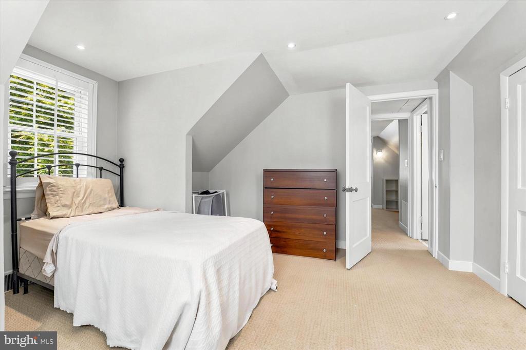 103 W 8TH STREET