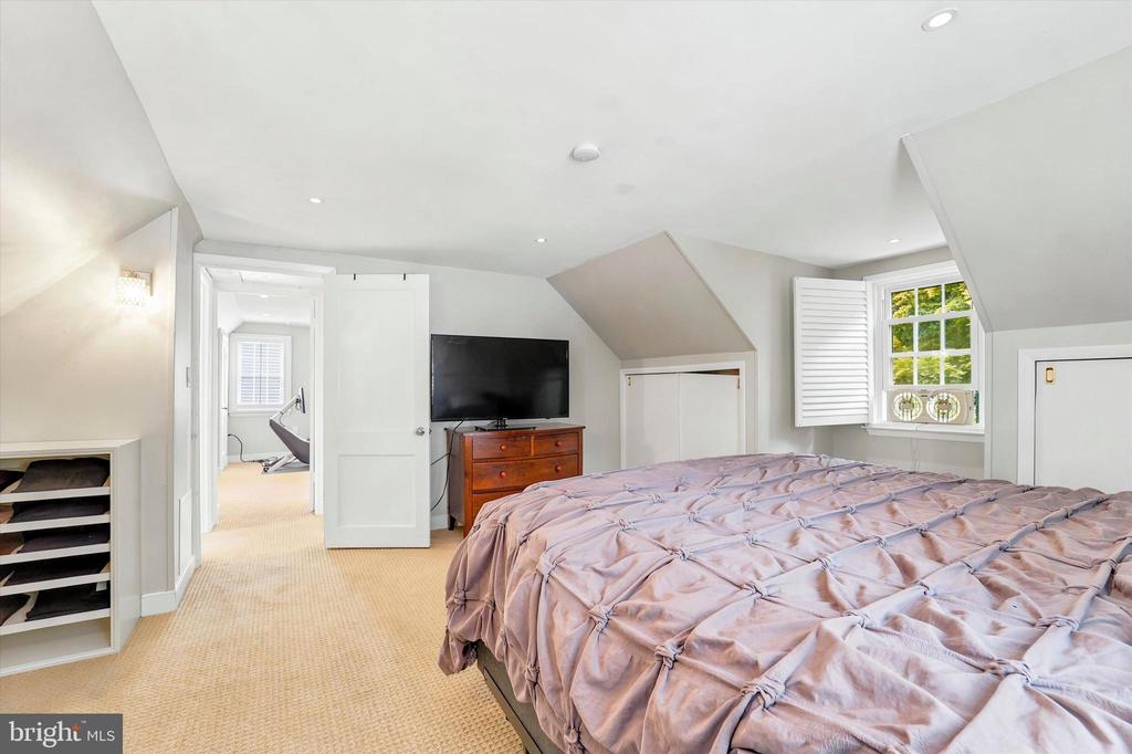 103 W 8TH STREET