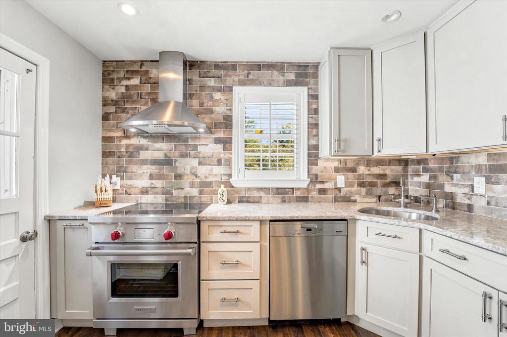 103 W 8TH STREET