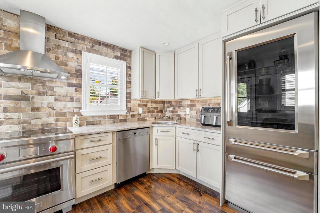 103 W 8TH STREET