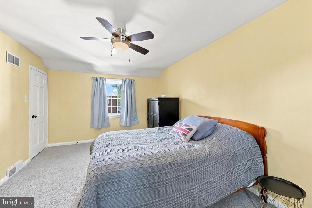 442 THATCHER ROAD