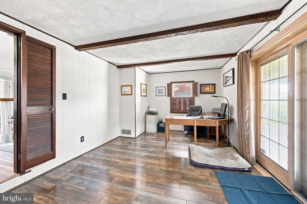 442 THATCHER ROAD