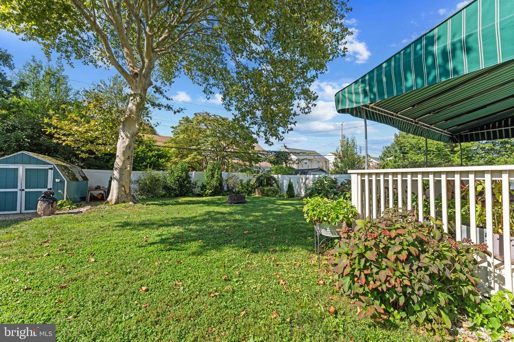 442 THATCHER ROAD