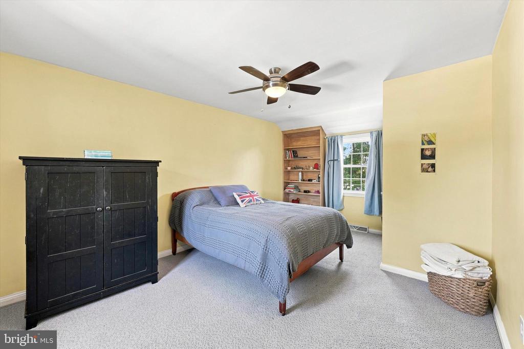 442 THATCHER ROAD