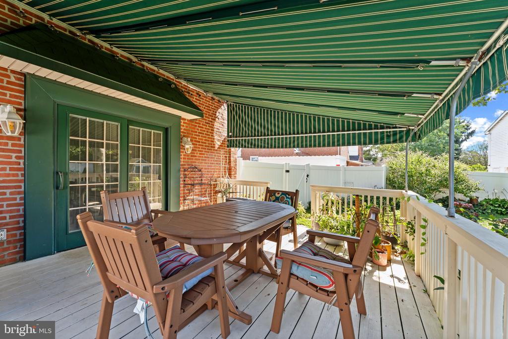 442 THATCHER ROAD