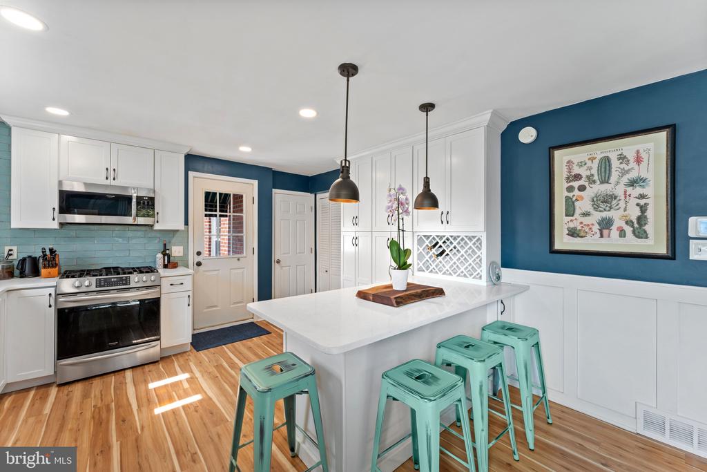 442 THATCHER ROAD