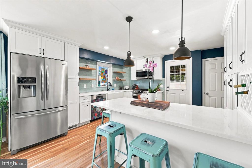442 THATCHER ROAD