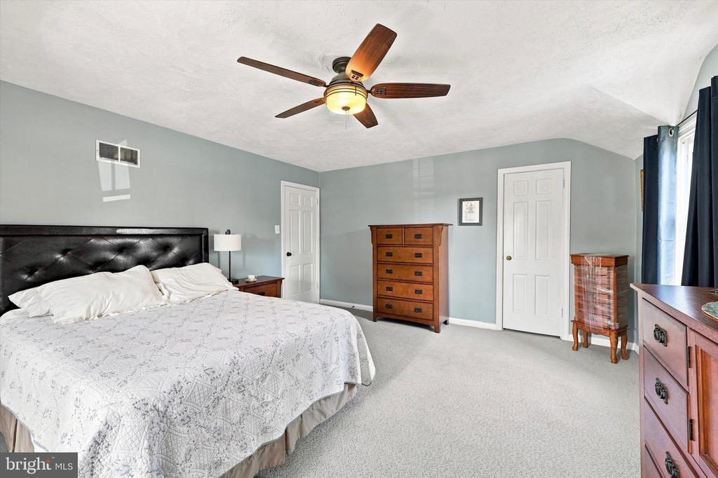 442 THATCHER ROAD