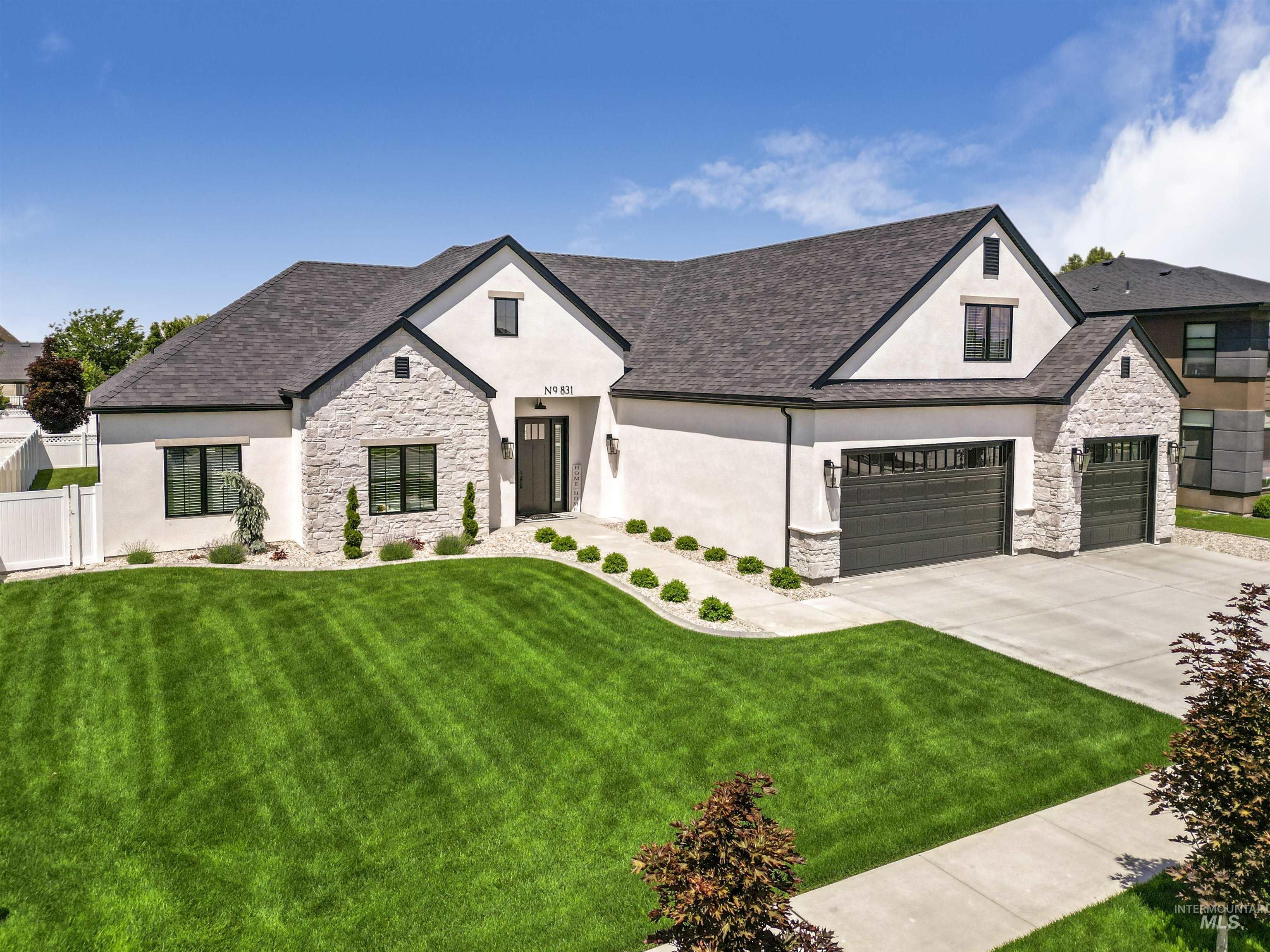 831 Sun Peak Way