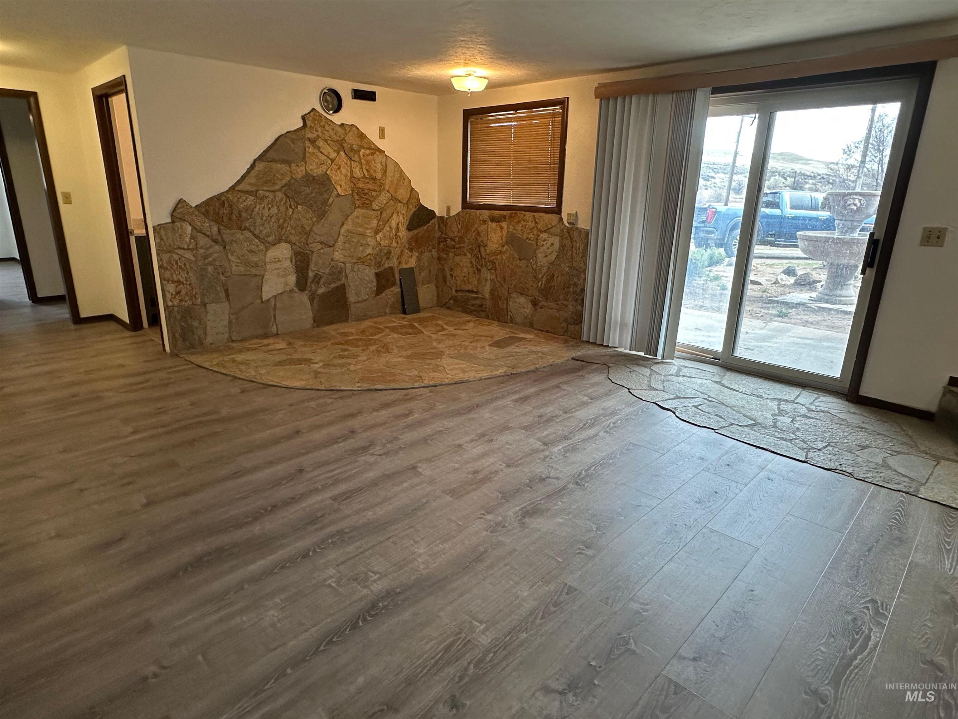 2891 E Murphy Springs Rd