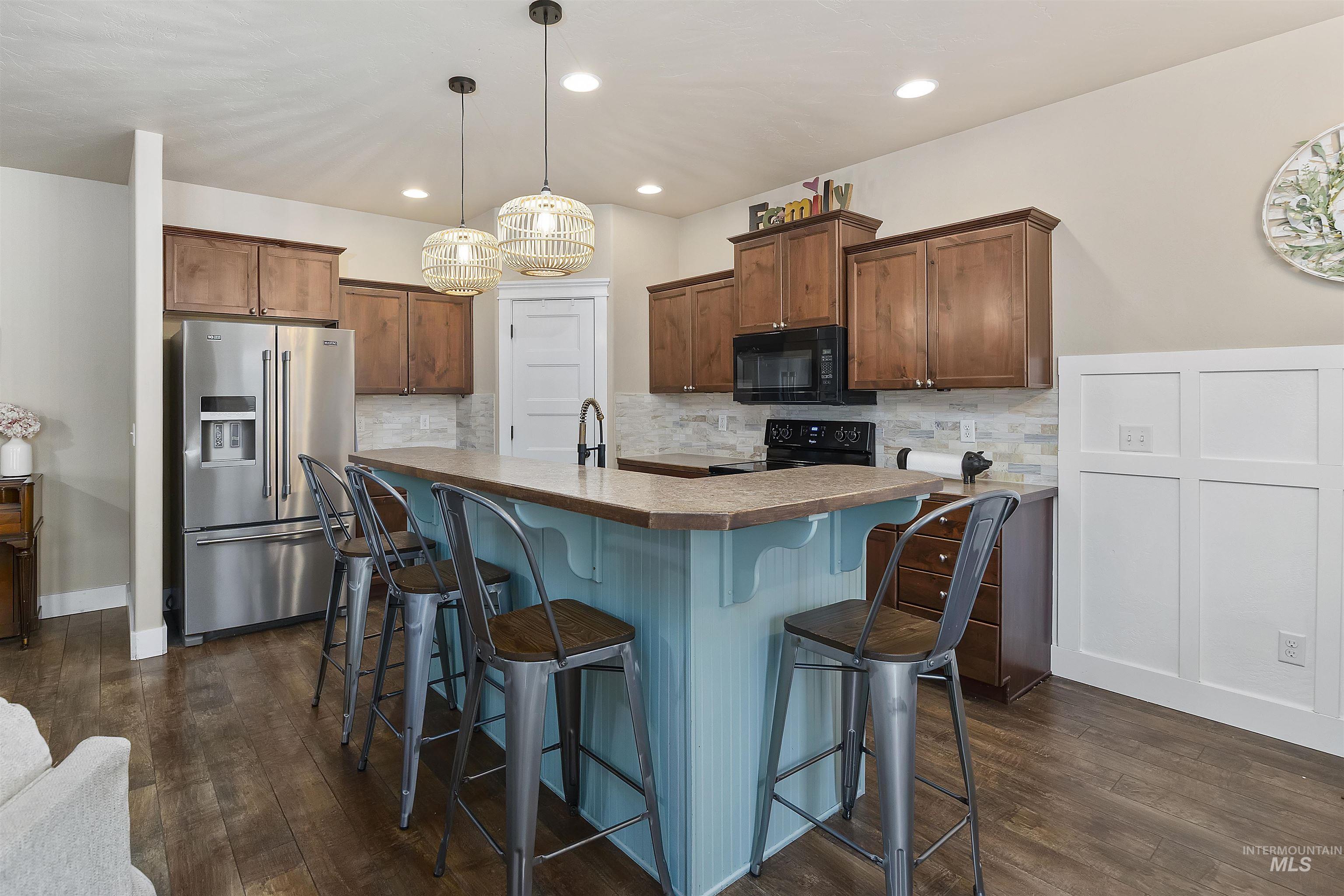 2341 Independence St